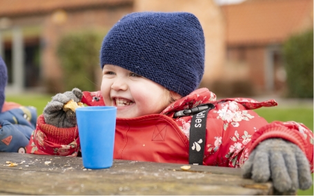 mini explorer drinking